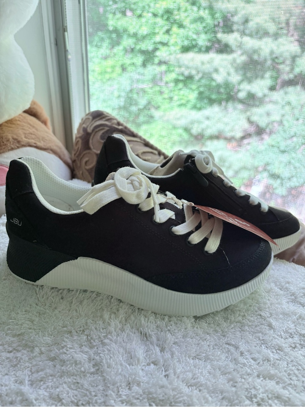 JBU Women's Black and White Platform Lace-Up Sneakers